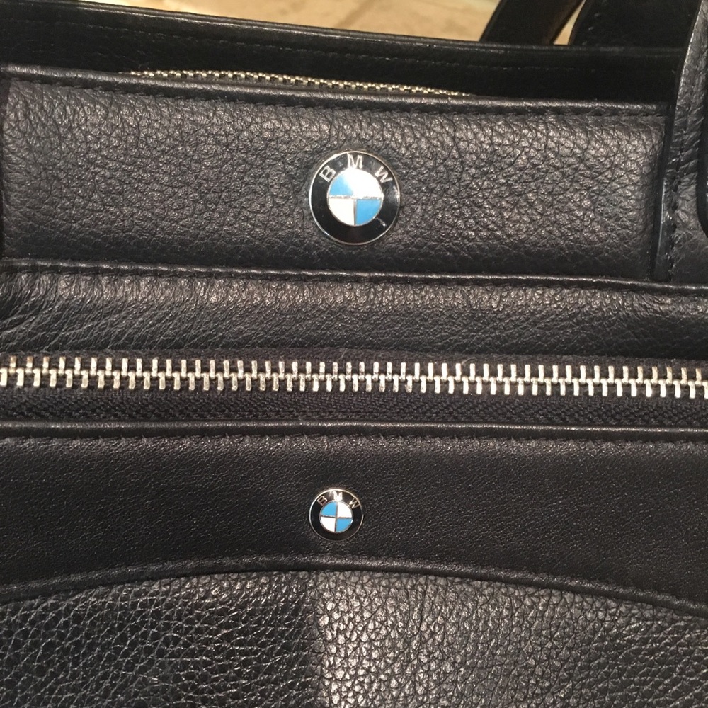 Black pebbled  bag BMW front w/ Emblem